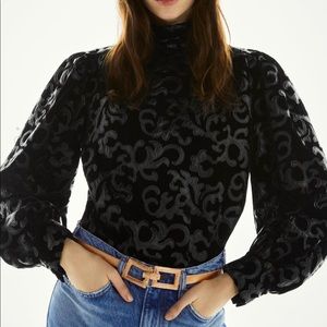 Zara - velvet balloon sleeve blouse